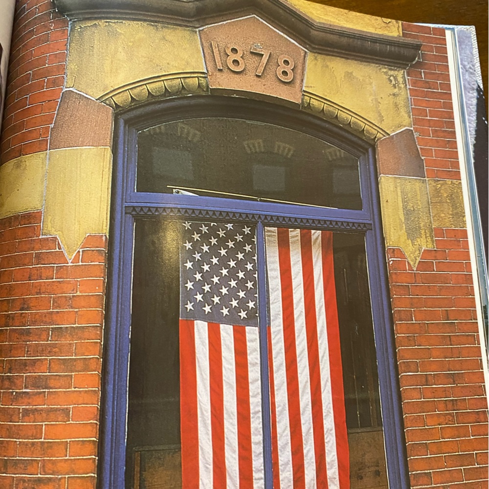 🇺🇸USA Flag Book. Coffee Table Book. The American Flag. Patriotic. ❤️🤍💙 - Picture 10 of 11